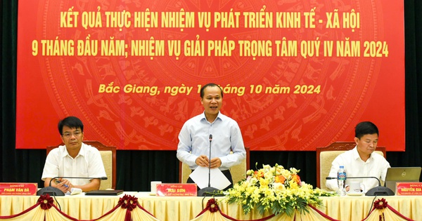 tra-luong-huu-khong-dung-tien-mat-o-bac-giang,-lanh-dao-tinh-yeu-cau-khong-duoc-ap-dung-may-moc-hay-ep-buoc