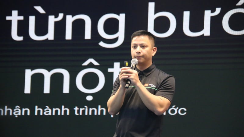 co-biet-thu-–-xe-hoi-o-tuoi-21,-hacker-hieu-pc-khuyen:-dung-coi-nhe-dong-tien-va-tuong-lai-cua-minh